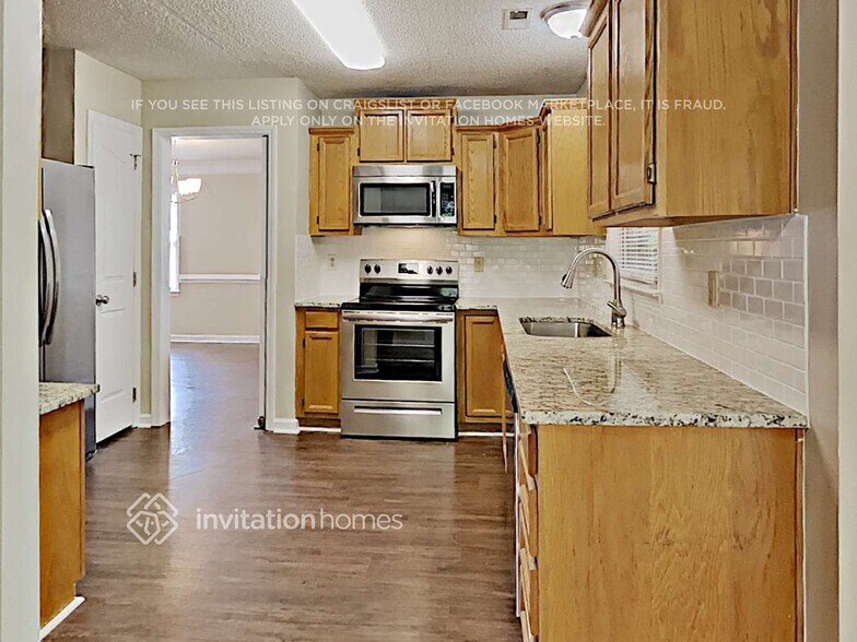 Building Photo - 10709 Summitt Tree Ct