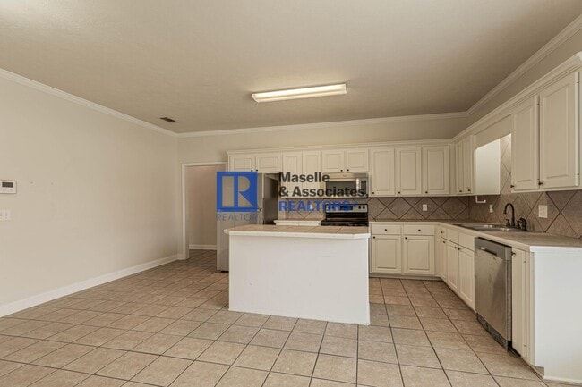Building Photo - 3 Bed/2 Bath Home in Lennox in Brandon
