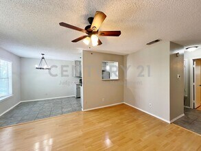 Building Photo - 104 Woodie Way