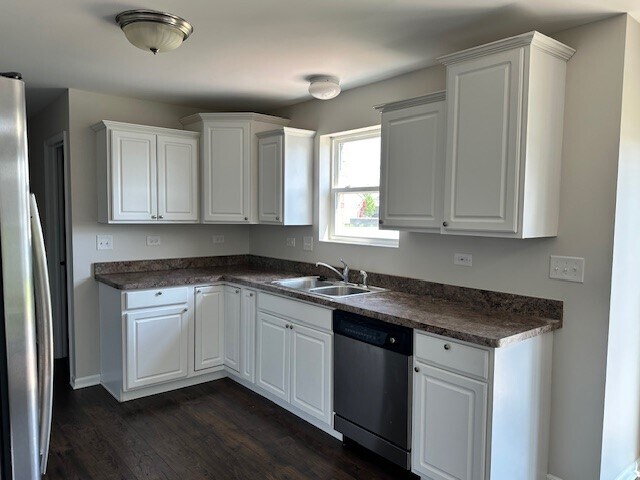 Building Photo - 1672 Glenbrooke Ln