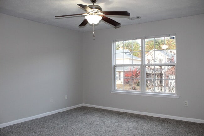 Building Photo - Columbia County Fort Grodon Attached home with Garage