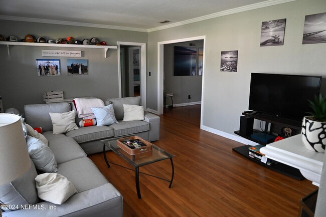 Building Photo - 5054 Pirates Cove Rd