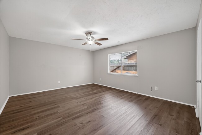 Building Photo - 14034 Lourdes Dr