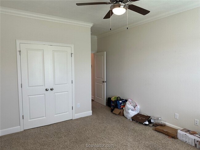 Building Photo - 15605 Long Creek Ln