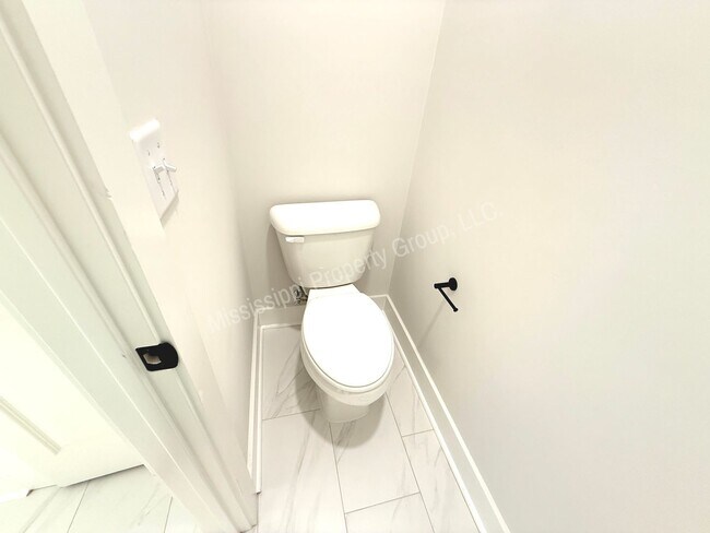 Building Photo - 4BD/4.5BA IN THE RESERVE PHASE II