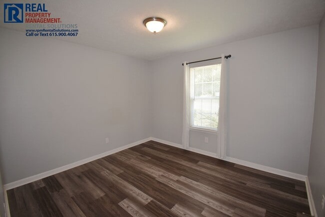 Building Photo - 7403 Greenway Dr