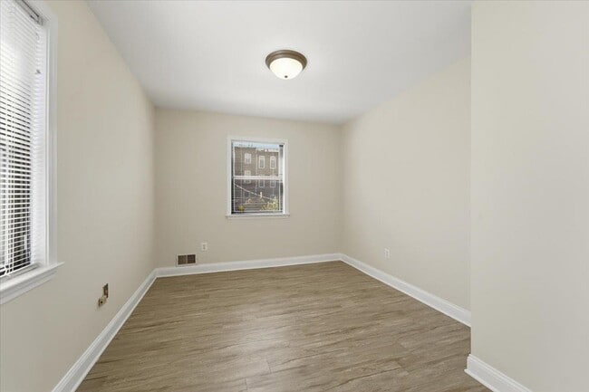Building Photo - 295 9th St