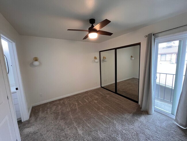 Building Photo - M76 - Rego