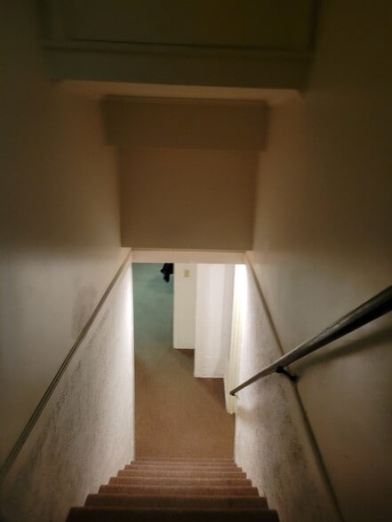 Building Photo - 2123 Eileen Rd