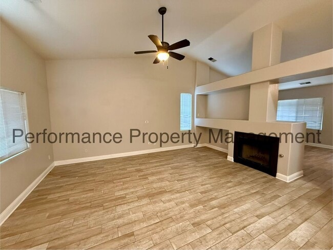 Building Photo - Stunning 4 Bed/2 Bath Riverlakes Home w/ Solar & $0 Deposit Option