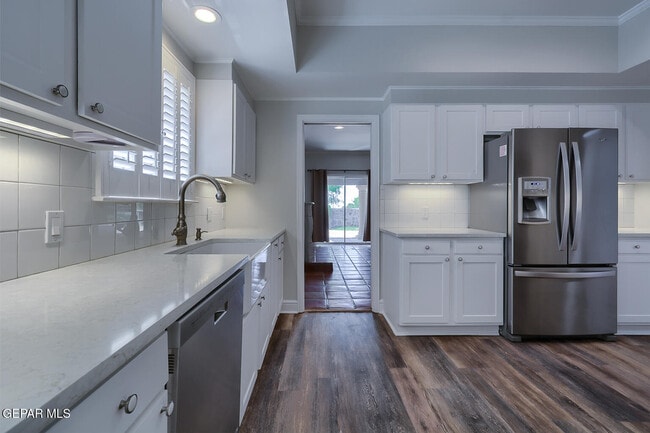 Building Photo - 6167 Los Felinos Cir