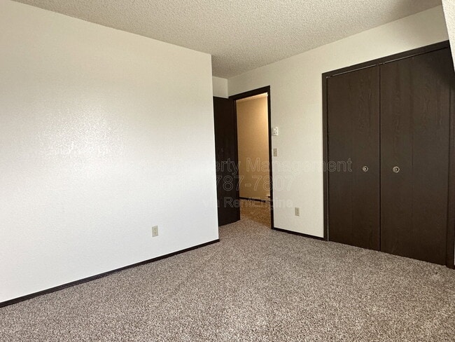 Building Photo - 328 Mt View Ln