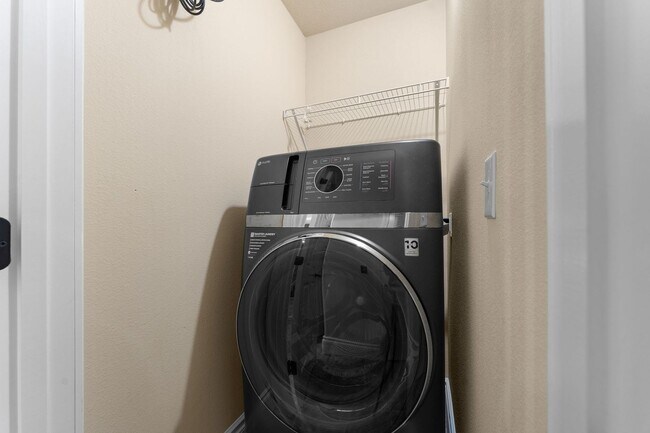Building Photo - Unfurnished or Furnished 2 bedroom 2 bath Condo/Apartment in a Gated Community,  Blue Eye, MO,  N...