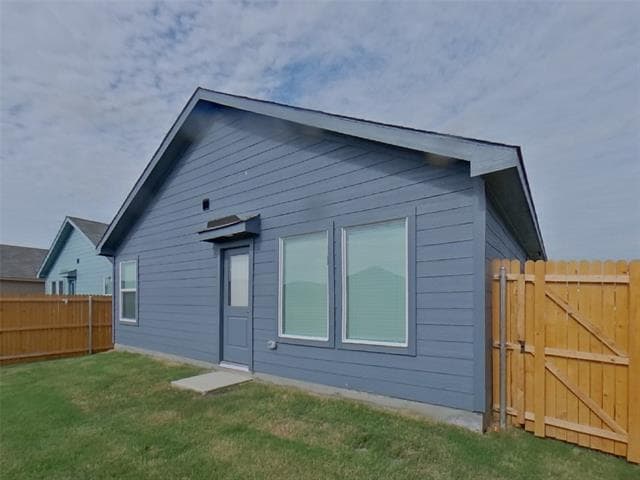 Building Photo - 811 Ponderosa Ln