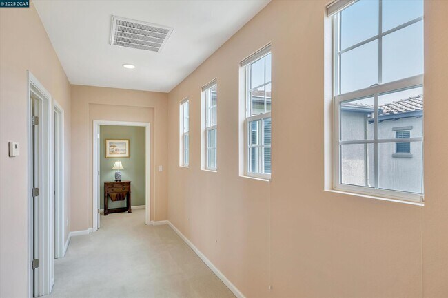 Building Photo - 1489 Menton St