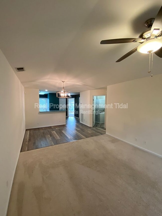 Building Photo - 924 Ironwood Dr