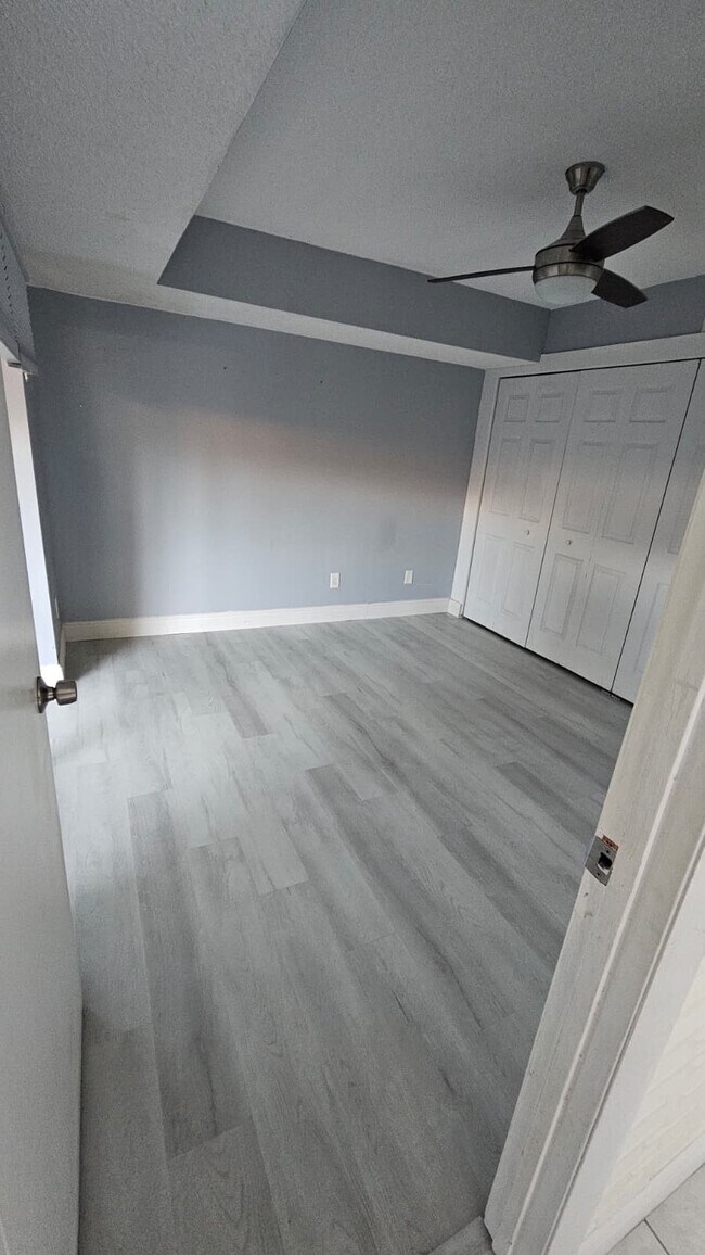 Building Photo - 11880 SW 13th Ct