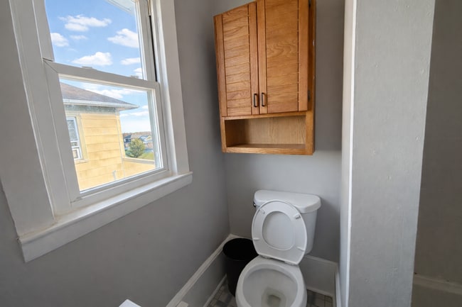 Building Photo - 1309 Linden Ave