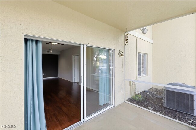 Building Photo - 6490 Aragon Way