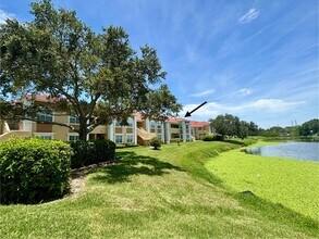 Building Photo - 3/2 unit with beautiful water view becoming available July 1st for an annual lease