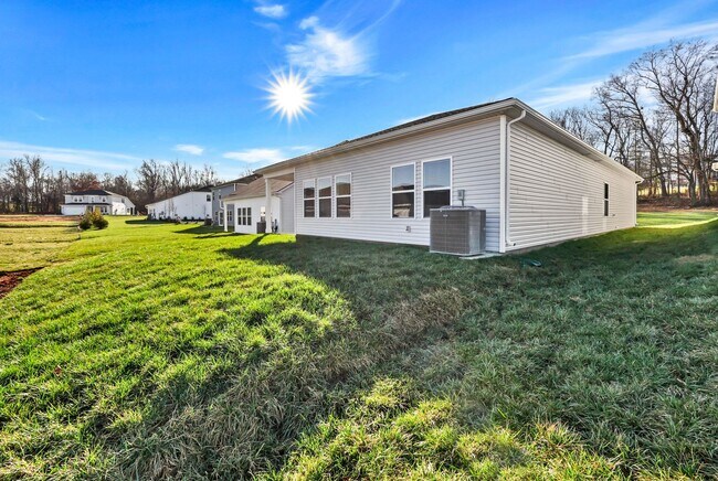 Building Photo - 2356 Woodmeadow Dr