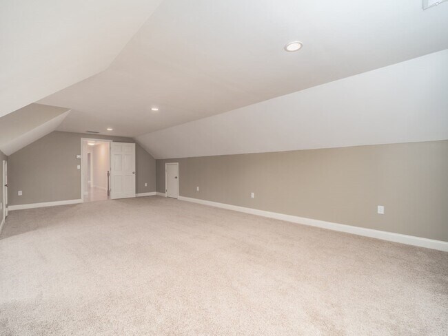 Building Photo - 15 Spencer St