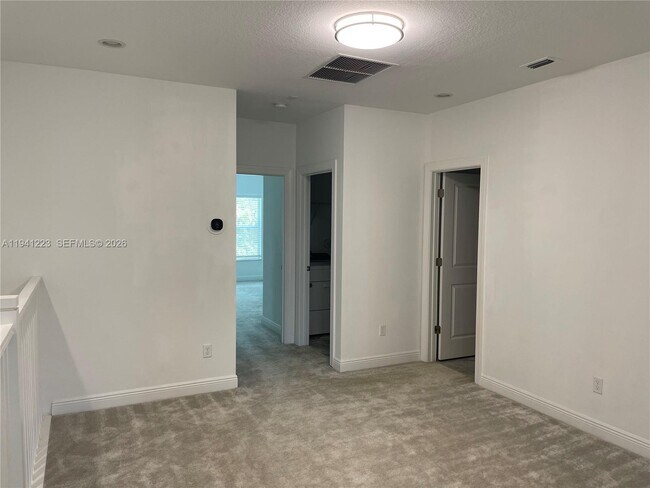 Building Photo - 592 Parsons Wy