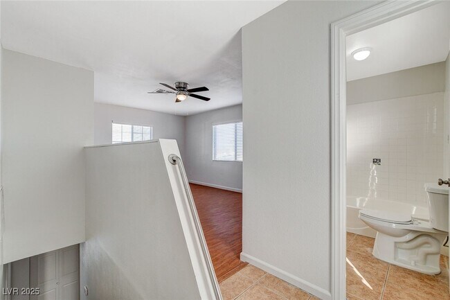 Building Photo - 5813 W Balzar Ave