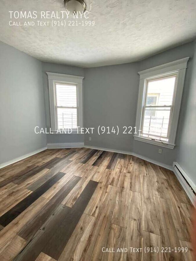 Building Photo - 31 Riverview Pl