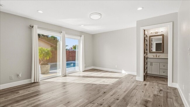 Building Photo - 1016 Woodglen Dr