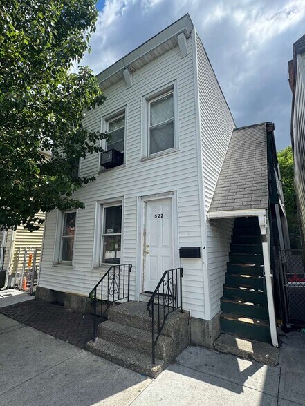 Building Photo - 522 2nd St