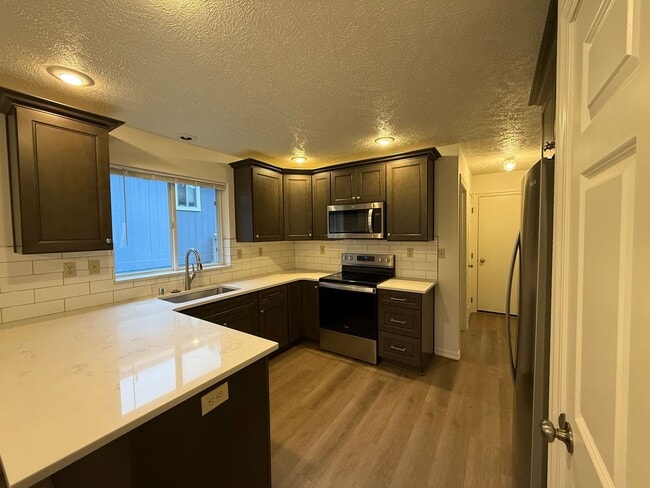 Building Photo - Stunning 3 Bed, 2 Bath Home near Riverside State Park! *SPECIAL: $1,000 OFF!*