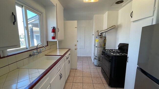 Building Photo - 1910-1910 42nd Ave