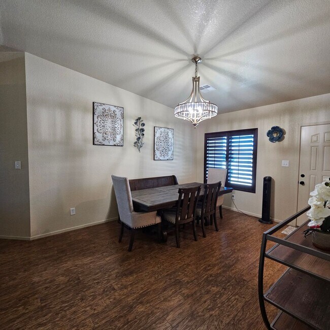 Building Photo - 4174 S Sunflower Dr