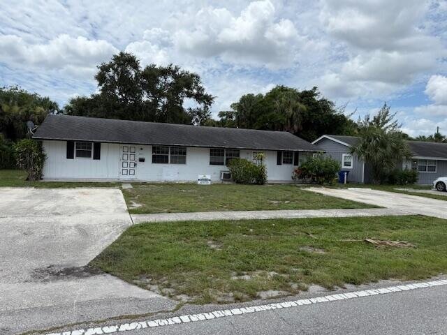 Building Photo - 341 Silver Beach Rd