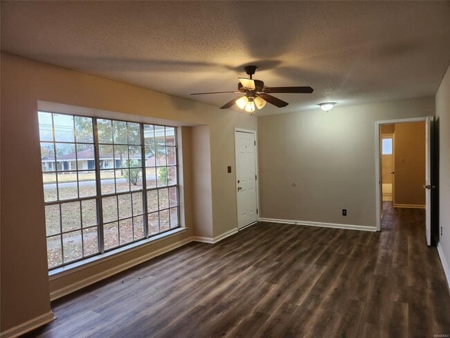 Building Photo - 278 Teri Ln