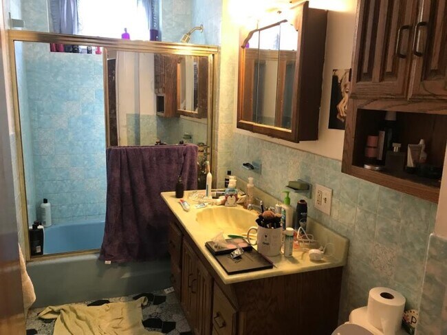 Building Photo - 4.0 bedroom in Somerville Massachusetts 02140