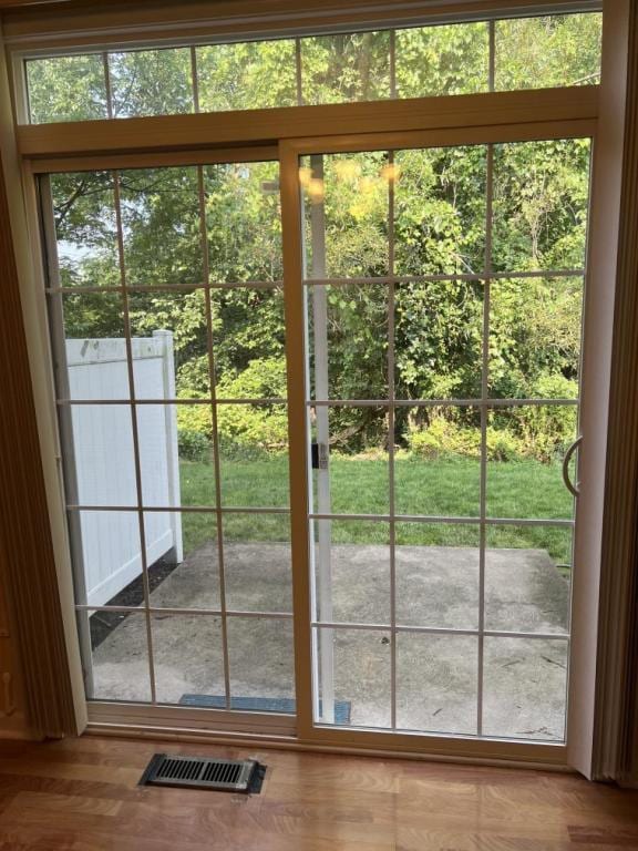 Building Photo - 5825 Crescent Ridge Dr