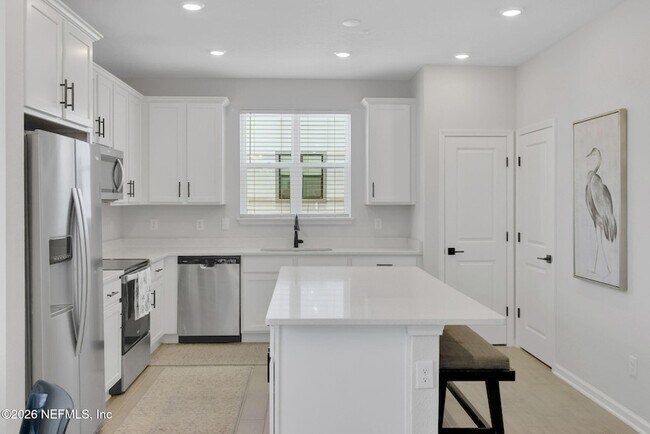 Building Photo - 1096 Farwell St