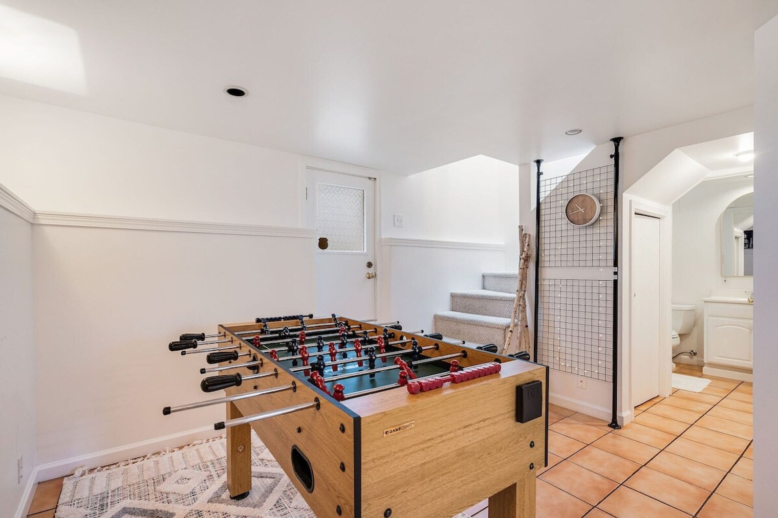 Building Photo - 2403 7th Ave W