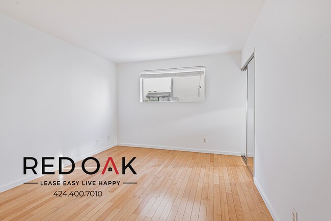 Building Photo - 1033 1/4 3rd St-104