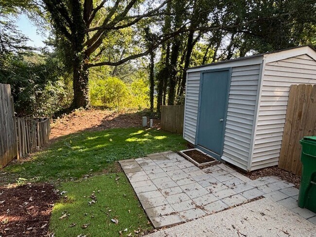 Building Photo - Beautifully Renovated 3-Bedroom, 2.5-Bath Townhome in Tucker!