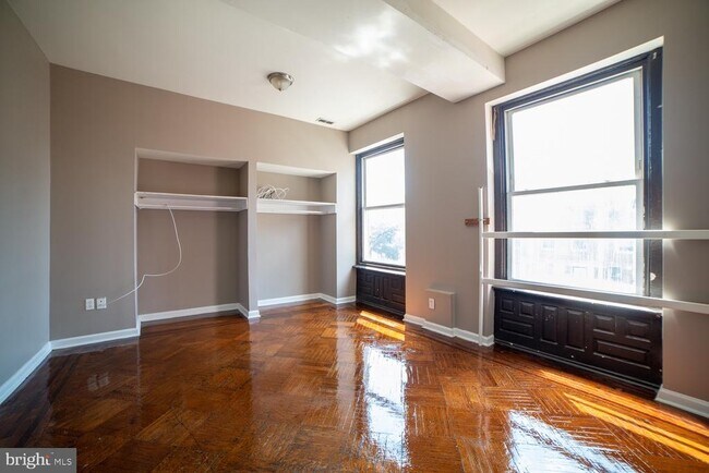 Building Photo - 1629 W Diamond St