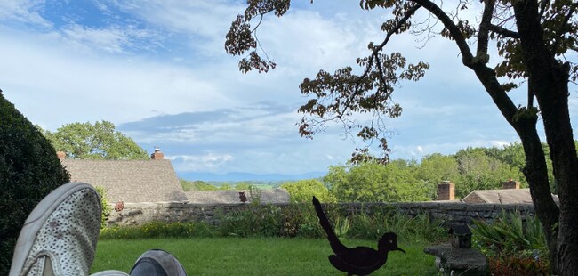 Building Photo - 2 Waverley Green