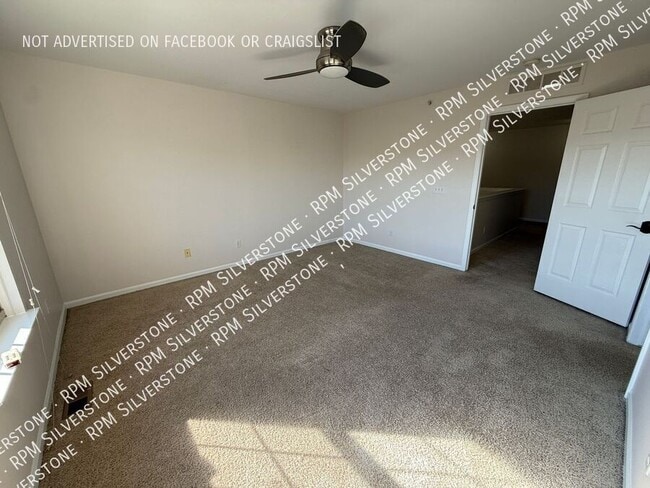 Building Photo - 3255 Camden Dr