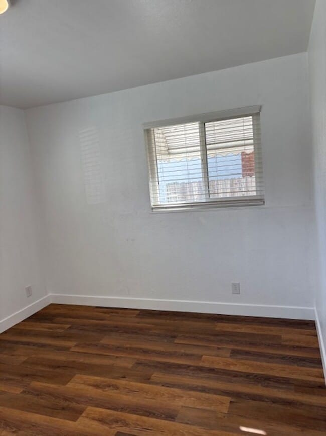 Building Photo - 9 Begonia Ln