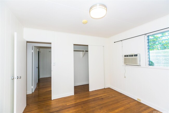 Building Photo - 730 6th Ave