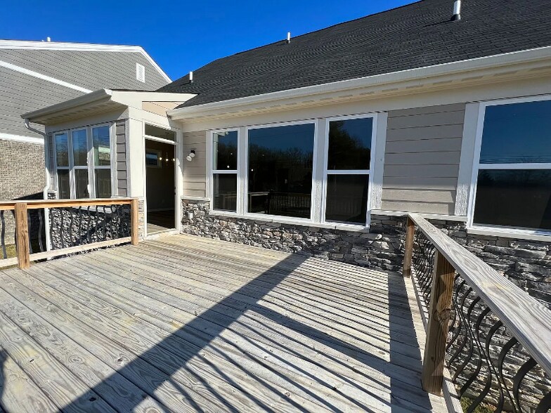 Building Photo - 15926 Long Meadow Way