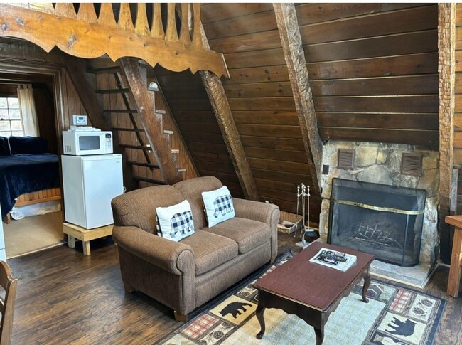 Building Photo - 53 Bold Springs Ln