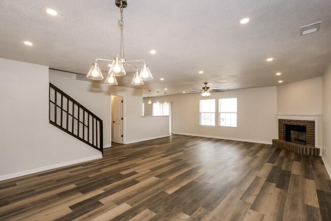 Building Photo - 4631 Tulip Creek Dr
